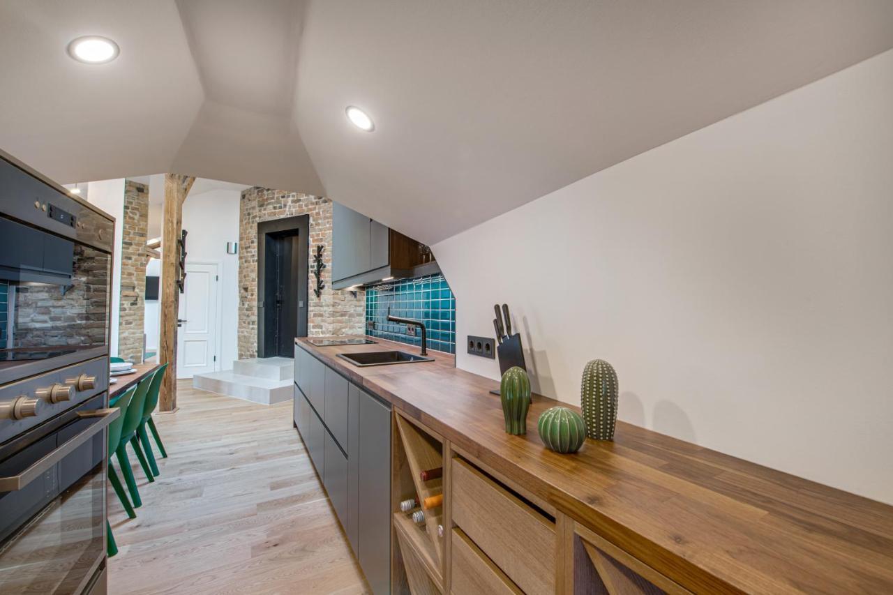 Big Design Apt - Sleeps 12 - Best Location Ryga Zewnętrze zdjęcie